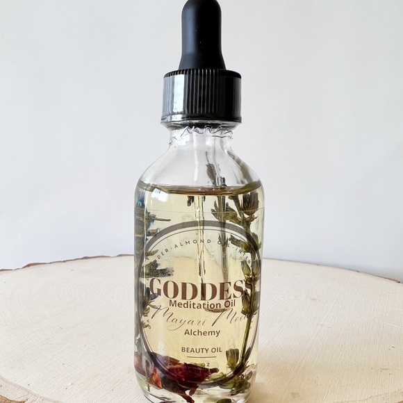 Goddess Meditation Beauty Oil 2 oz by Mayari Moon Alchemy - Picture 3 of 8